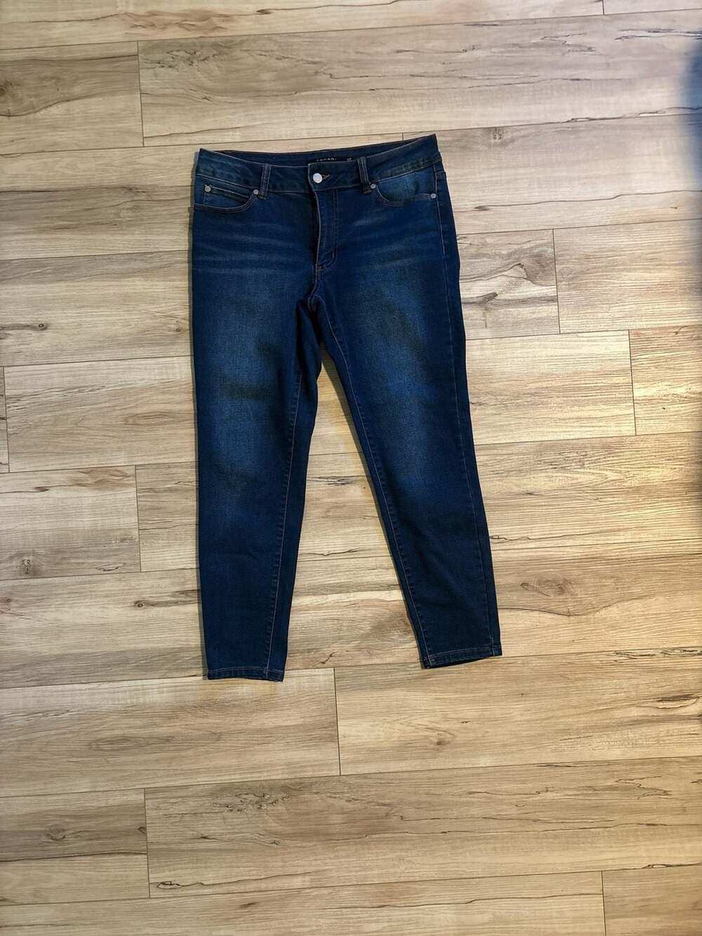 Tahari Kelly Mid-rise Skinny Dark Wash Denim Jeans